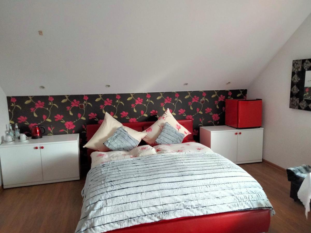 Pod Piramida Villa Ługniany Екстериор снимка
