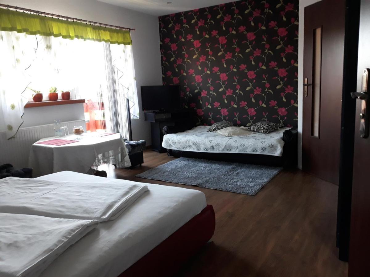 Pod Piramida Villa Ługniany Екстериор снимка