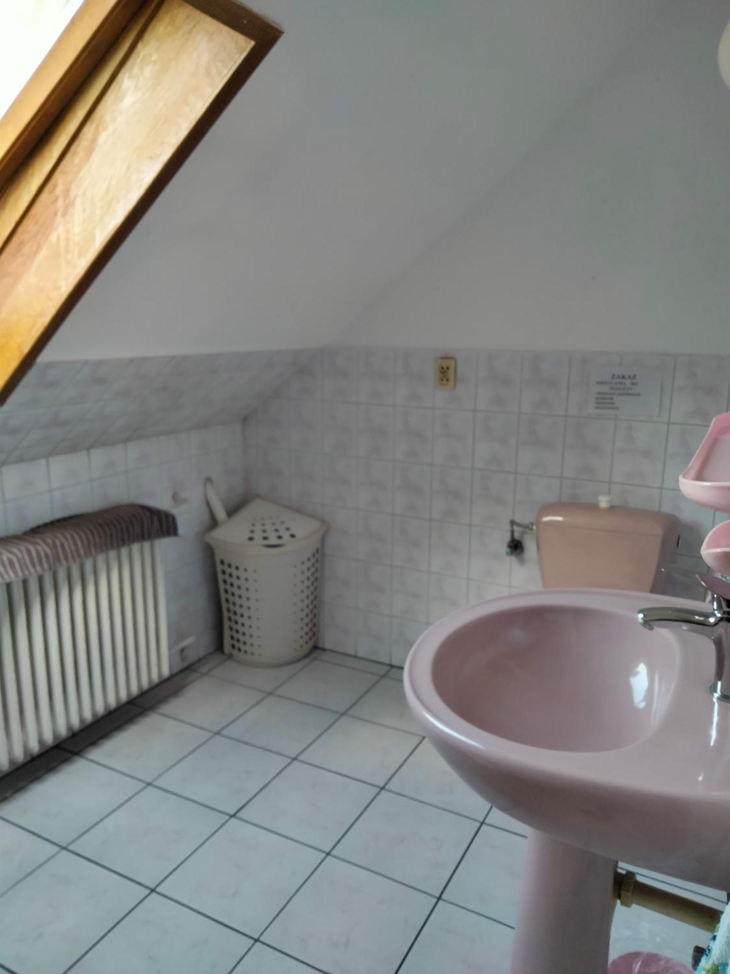 Pod Piramida Villa Ługniany Стая снимка